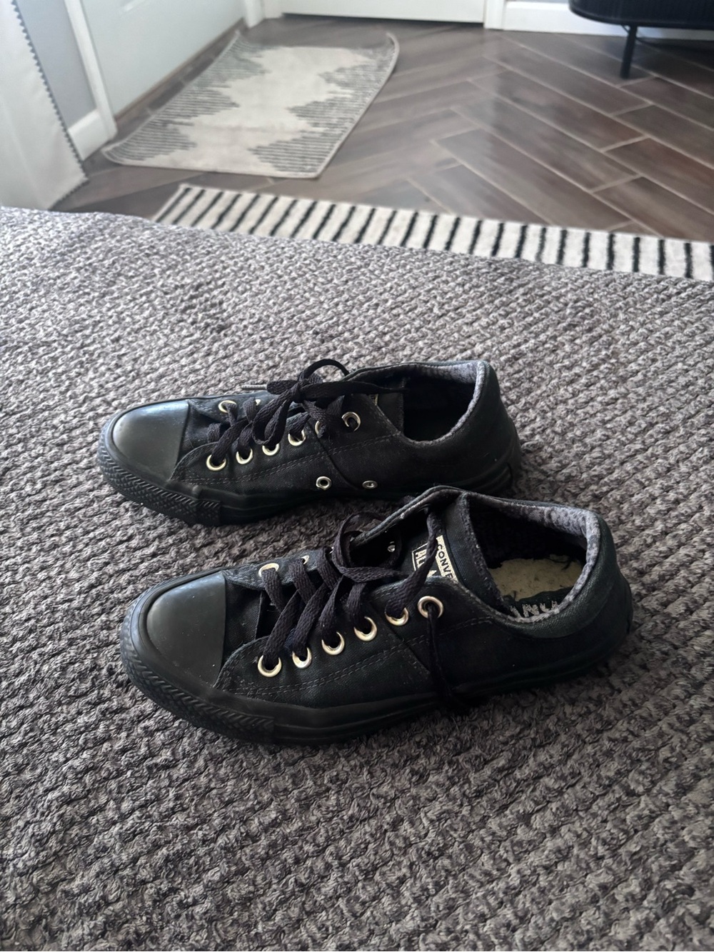 Converse Black Low-Top All Star Sneakers - Picture 2 of 3